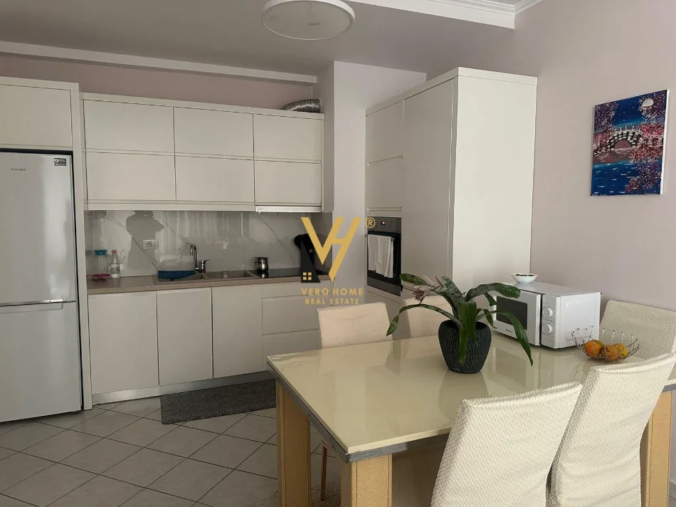 Tirane, jepet me qera apartament 1+1+Ballkon Kati 8, 65 m² 470 € (ASTIR)