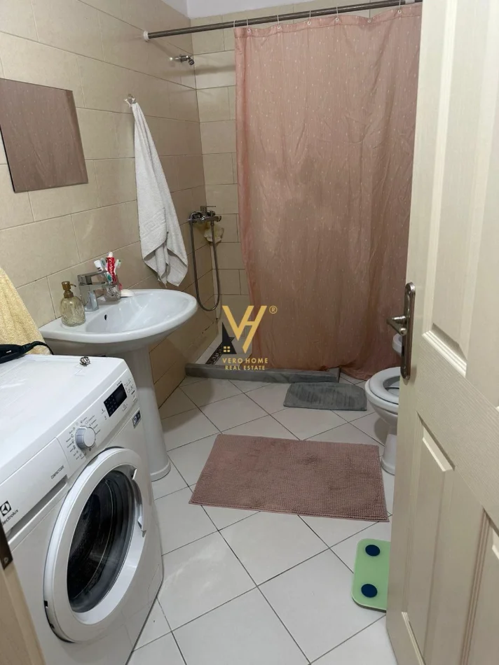 Tirane, jepet me qera apartament 1+1+Ballkon Kati 8, 65 m² 470 € (ASTIR)