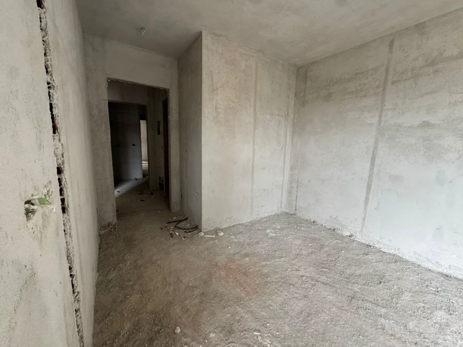 Tirane, shes apartament 1+1+Ballkon Kati 4, 71 m² 80.000 € (RING SIDE RESIDENCE sa kalon uren e Paskuqanit)