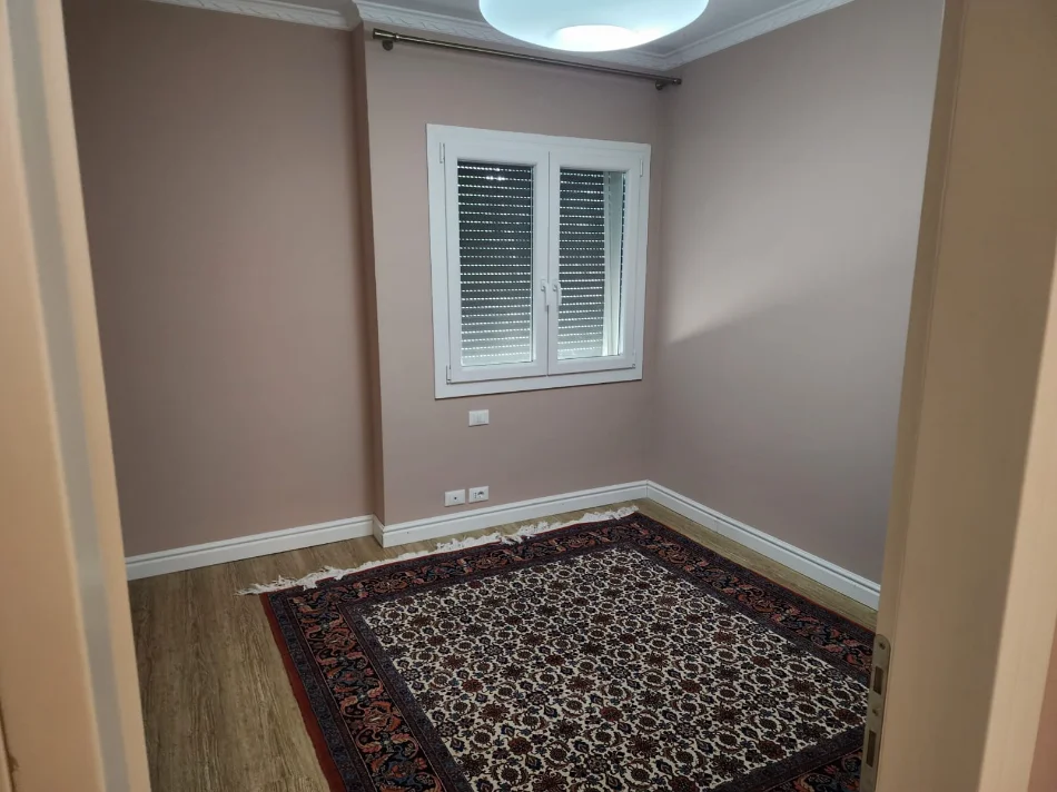 Tirane, jepet me qera apartament , 300 m² 2.000 € (LONG HILL RESIDENCE)