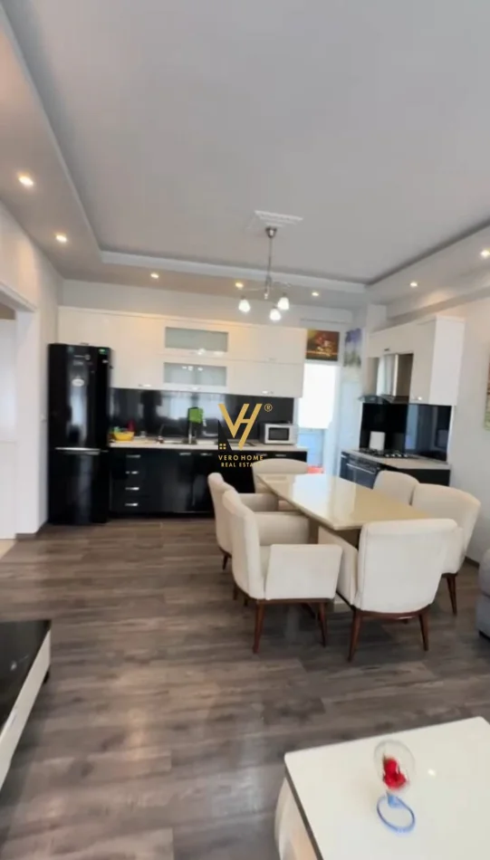 Tirane, shitet apartament 2+1+Ballkon Kati 6, 93 m² 258.000 € (KOPSHTI ZOOLOGJIK)