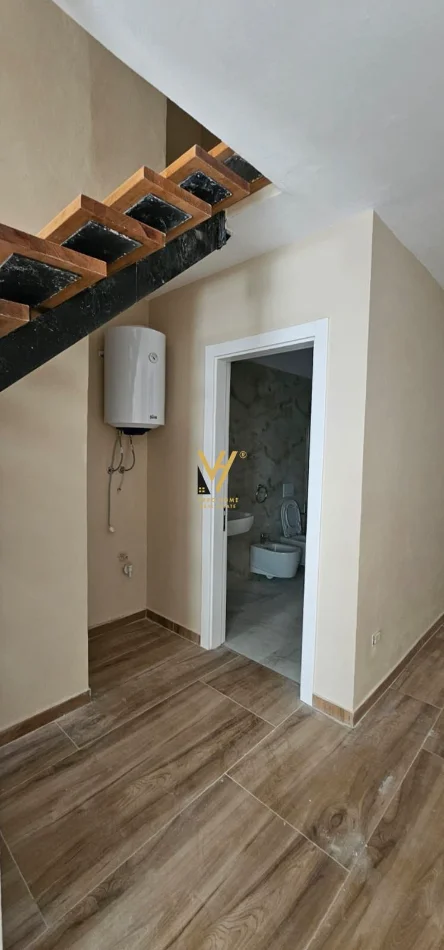 Mali Robit, shitet apartament duplex Kati 0, 97 m² 120.825 € (MALI I ROBIT)