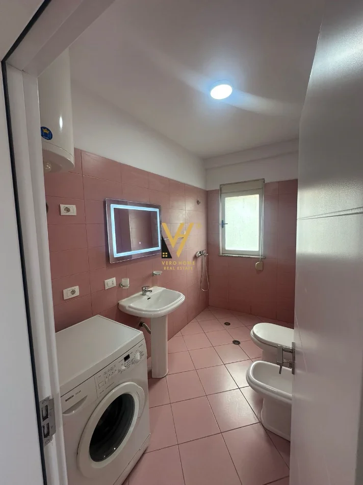 Tirane, shitet apartament 2+1+Ballkon Kati 3, 93 m² 175.000 € (KODRA E DIELLIT)
