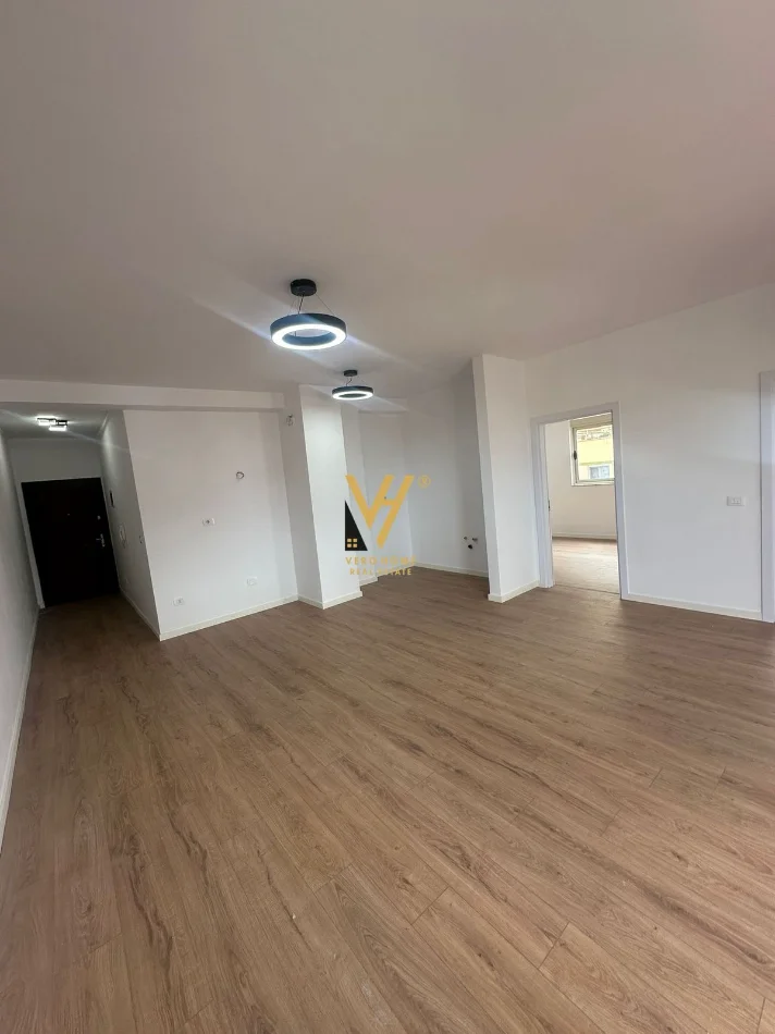 Tirane, shitet apartament 2+1+Ballkon Kati 3, 93 m² 175.000 € (KODRA E DIELLIT)