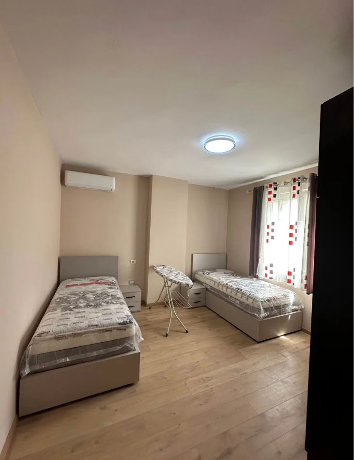 Tirane, jepet me qera apartament 1+1 Kati 6, 100 m² 550 € (Astir)