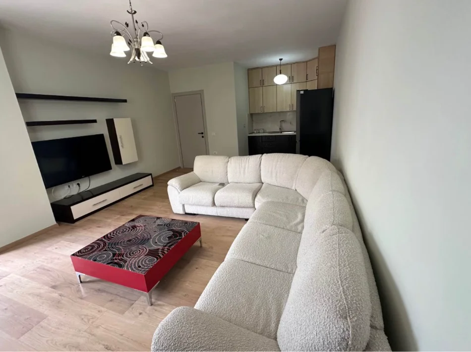 Tirane, jepet me qera apartament 1+1 Kati 6, 100 m² 550 € (Astir)