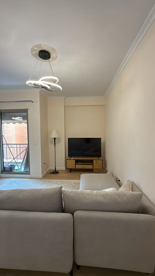 jepet me qera apartament Kati 2, 90 m² 1.000 € (Kompleksi Delijorgji)