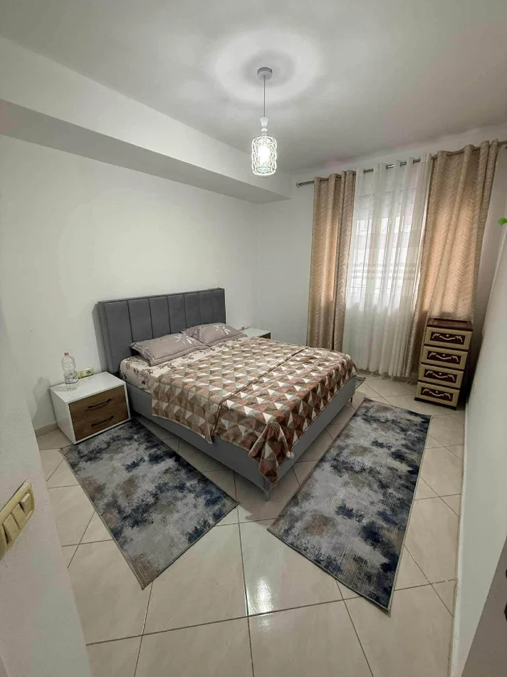 Tirane, jepet me qera apartament 2+1 , (ASTIR)