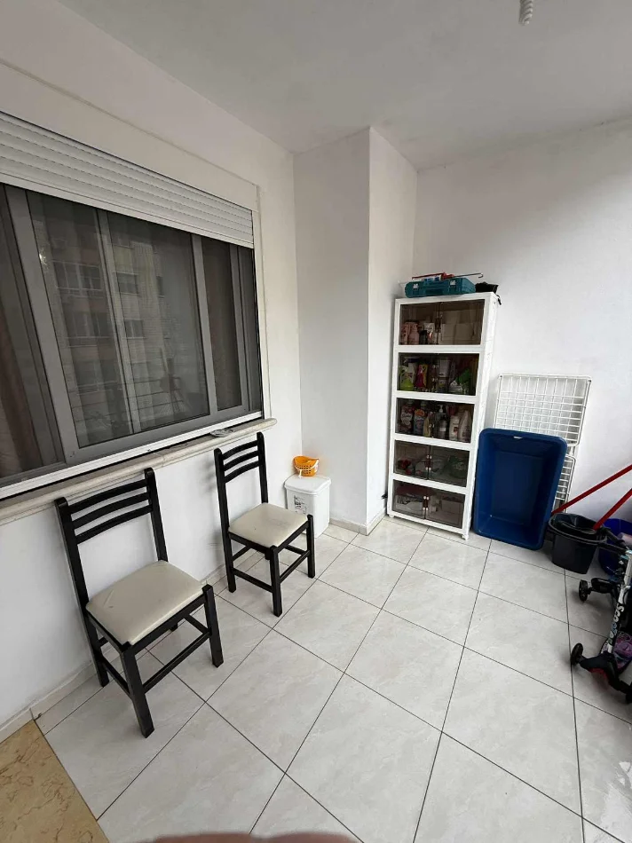 Tirane, jepet me qera apartament 2+1 , (ASTIR)