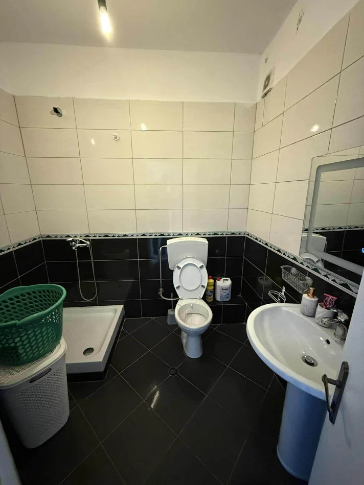 Tirane, jepet me qera apartament 2+1 , (ASTIR)
