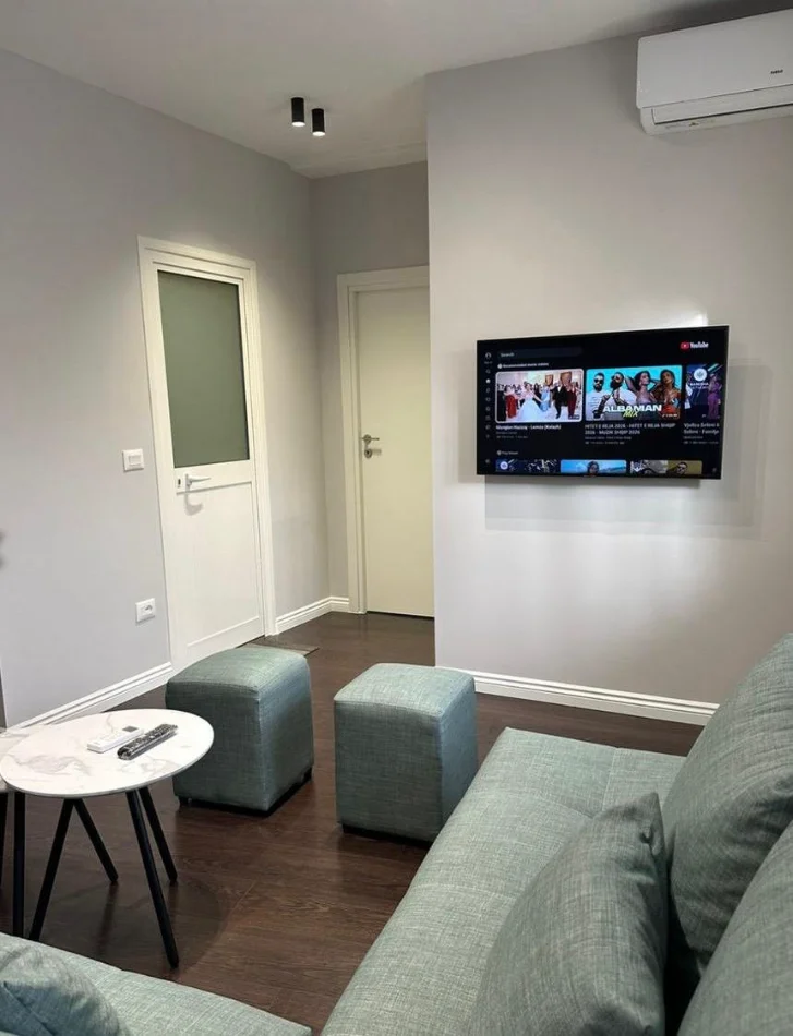 Tirane, jepet me qera apartament 1+1+Ballkon Kati 1, 70 m² 400 € 