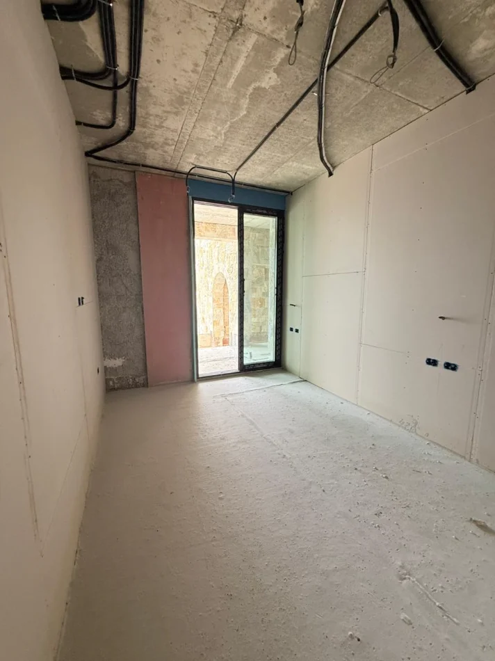 Himare, shitet apartament 2+1+Aneks+Ballkon Kati 1, 190 m² 665.000 € (Jale)