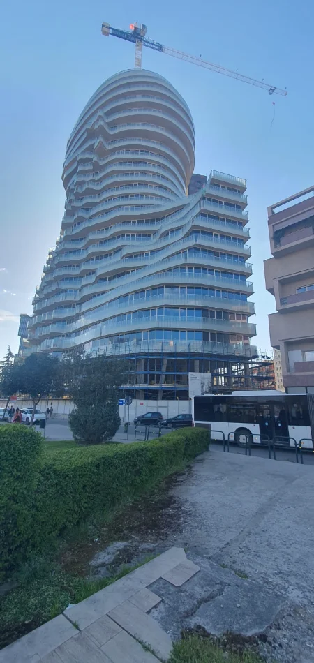 Tirane, shitet 2+1+Aneks+Ballkon Kati 21, 176 m² 878.000 € (Sheshi Skenderbej)
