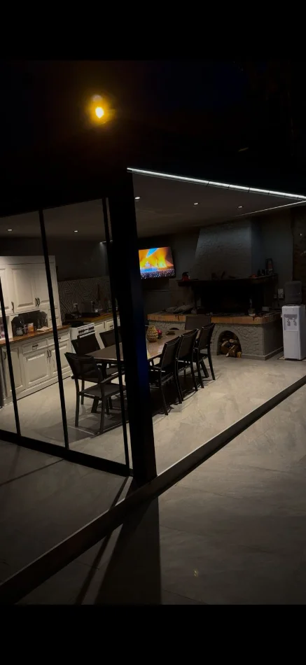 Tirane, jepet me qera Vile 2 Katshe , 660 m² 6.000 € (LIQENI I THATE)