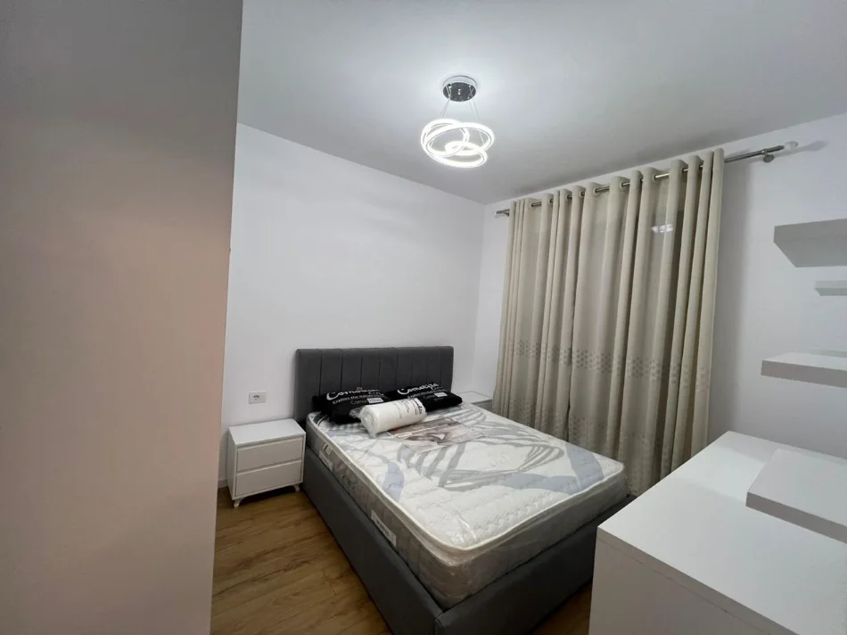 Tirane, jepet me qera apartament 1+1 Kati 2, 58 m² 450 € (5 MAJI)