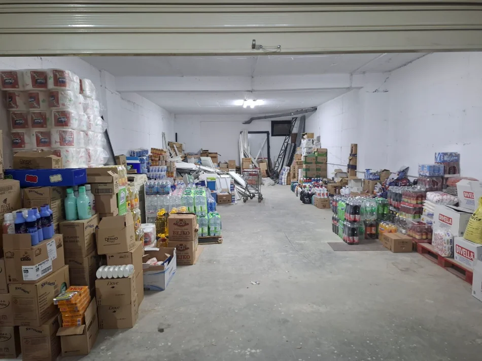 Tirane, jap me qera dyqan Kati -1, 90 m² 500 € (Jepet me qira magazinë në zonën e Oxhakut)