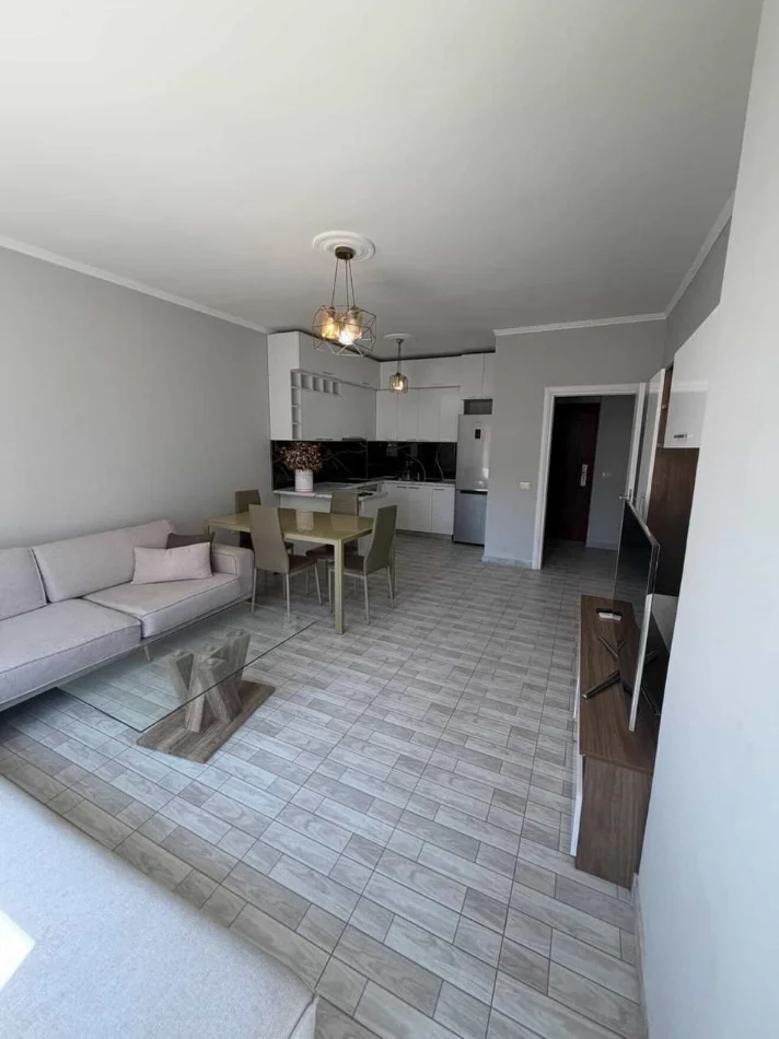 Tirane, jepet me qera apartament 2+1 Kati 5, 100 m² 550 € (PRANE BAR ARTISTI)