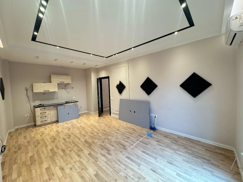 Tirane, jepet me qera apartament 2+1 Kati 7, 1.200 €