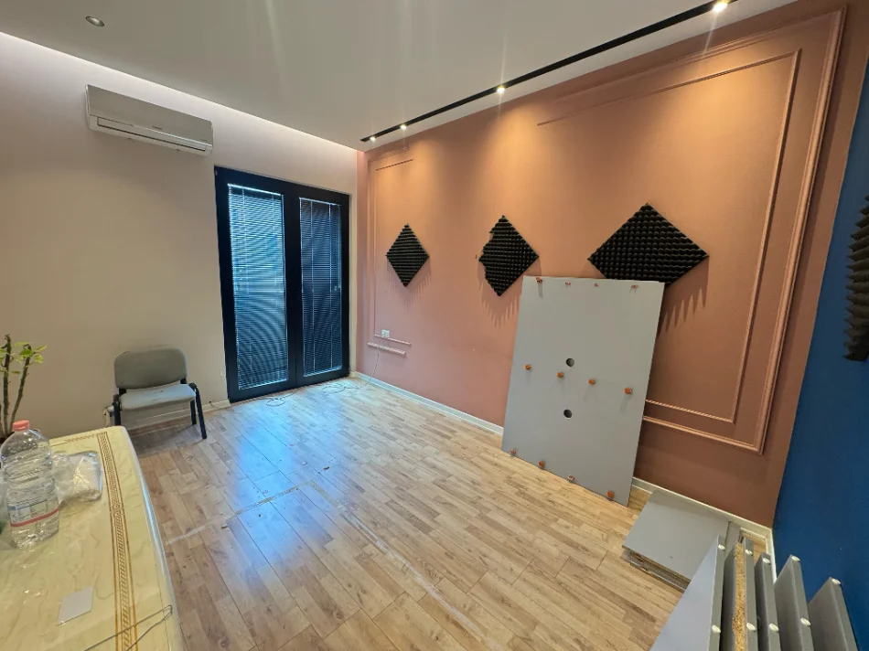 Tirane, jepet me qera apartament 2+1 Kati 7, 1.200 €