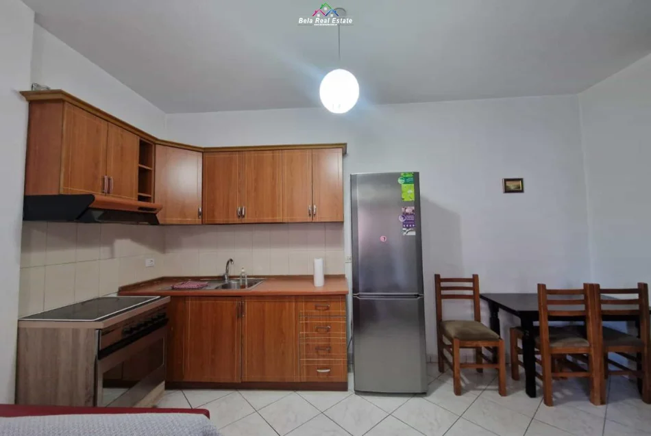 Tirane, jepet me qera apartament 1+1+Ballkon Kati 2, 65 m² 420 € (astir)