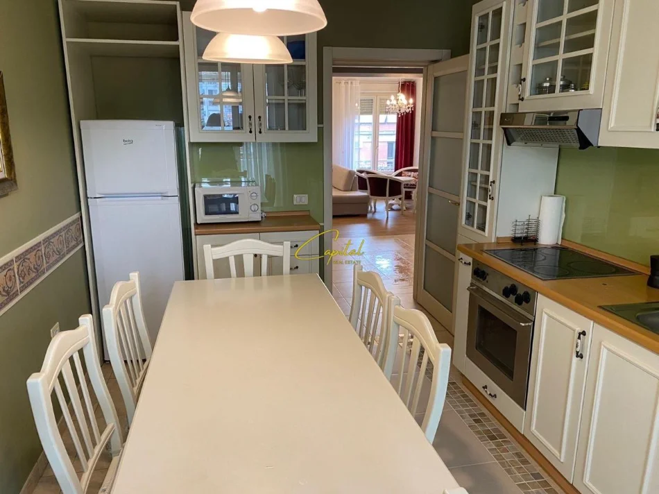 Tirane, jepet me qera apartament duplex 3+1 Kati 4, 120 m² 900 € (RRUGA E DURRESIT)