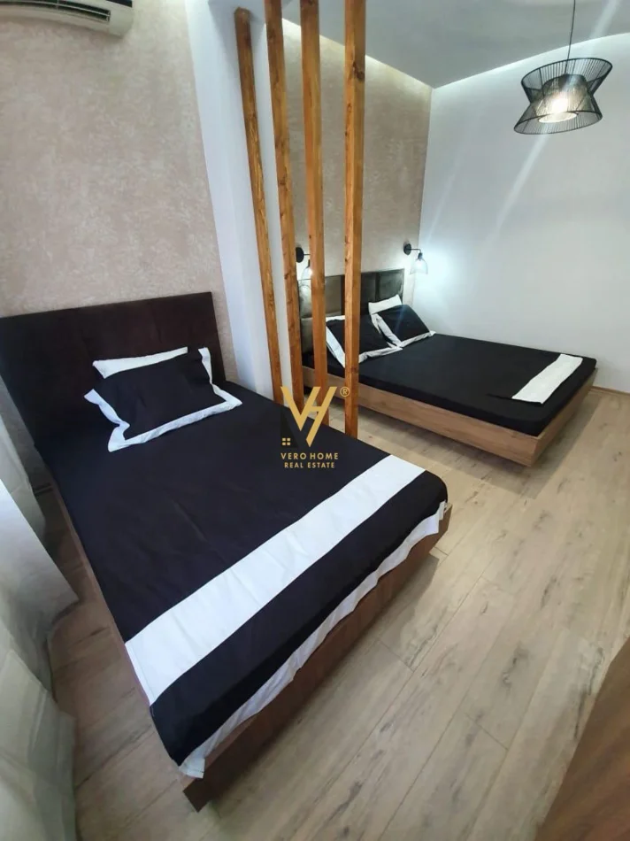 Tirane, jepet me qera apartament 1+1+Ballkon Kati 3, 64 m² 600 € (RRUGA E BARRIKADAVE)