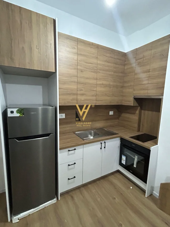 Tirane, jepet me qera apartament 1+1 Kati 2, 50 m² 420 € (FRESKU)