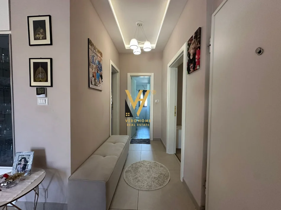 Tirane, jepet me qera apartament 2+1+Ballkon Kati 3, 120 m² 750 € (OXHAKU)