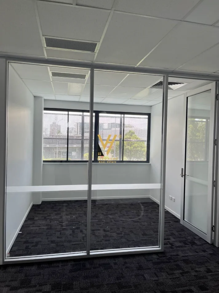 Tirane, jepet me qera zyre Kati 2, 55 m² 620 € (MYSLYM SHYRI)