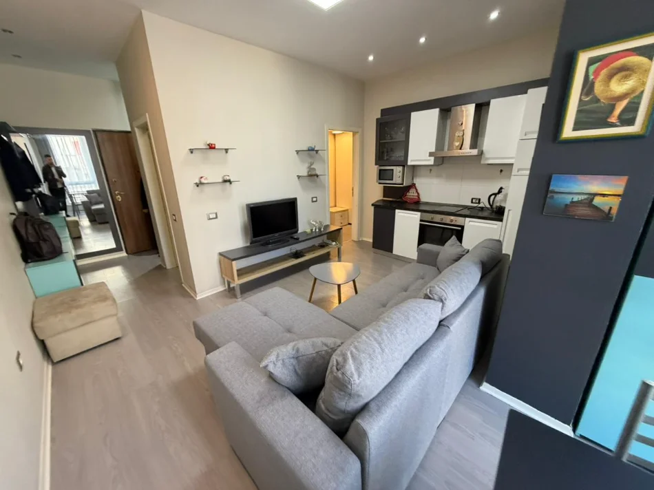 Tirane, jepet me qera apartament 1+1 , 597 € (RRUGA E ELBASANIT)