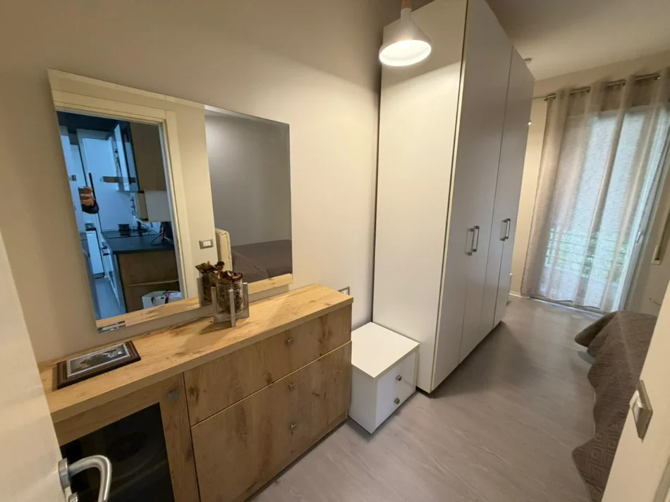 Tirane, jepet me qera apartament 1+1 , 597 € (RRUGA E ELBASANIT)