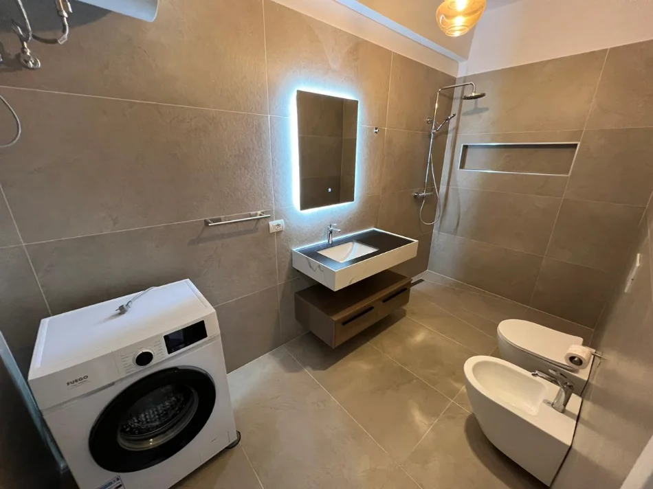 Tirane, jap me qera apartament 1+1+Ballkon Kati 2, 80 m² 550 € (Shkolla Niket Dardani)
