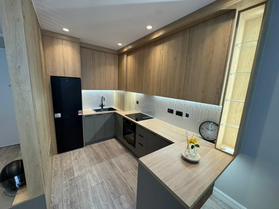Tirane, shitet apartament 1+1 Kati 5, 59 m² 125.000 € (Ali Demi)