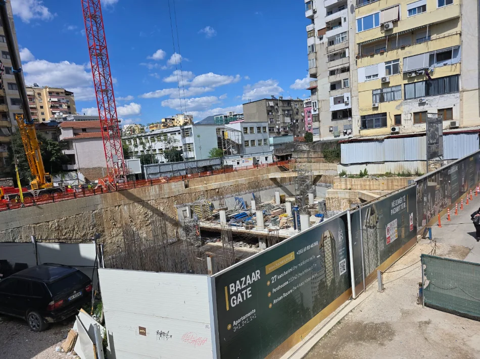 Tirane, shitet apartament 1+1 Kati 12, 230.000 €
