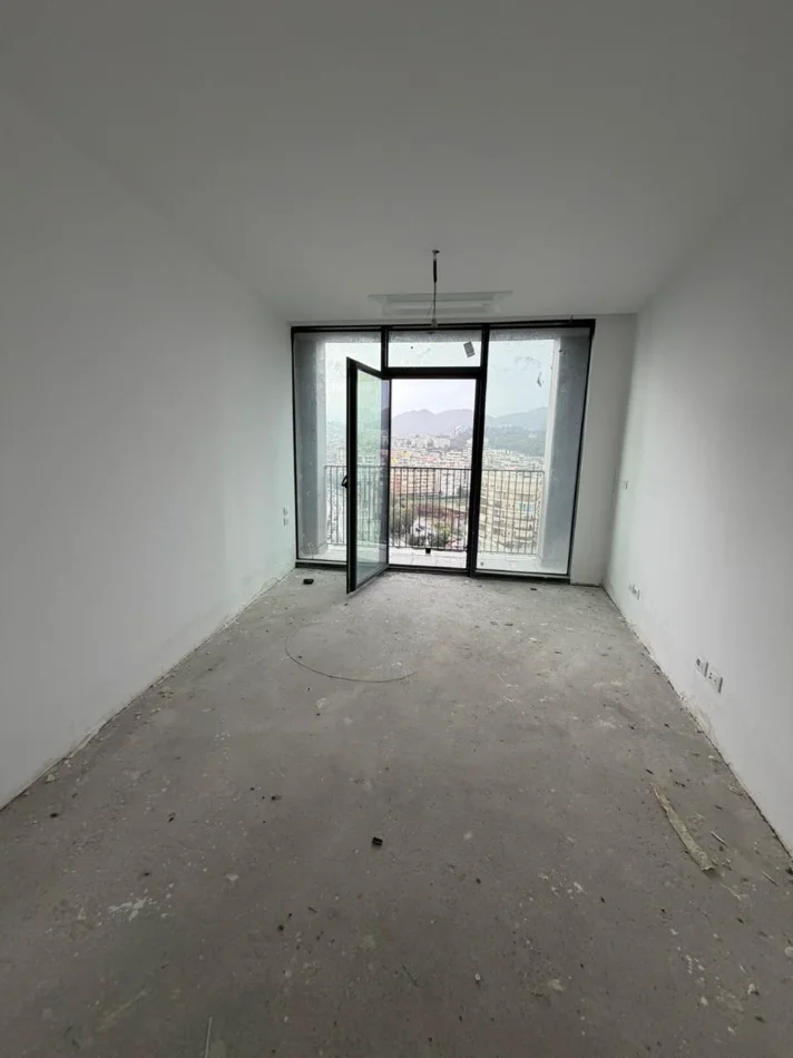 Tirane, shitet apartament 2+1+Aneks+Ballkon Kati 13, 554.300 € 