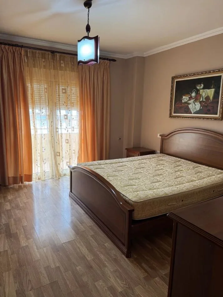 Tirane, jepet me qera apartament 1+1 Kati 8, 65 m² 600 € (SHESHI WILLSON)