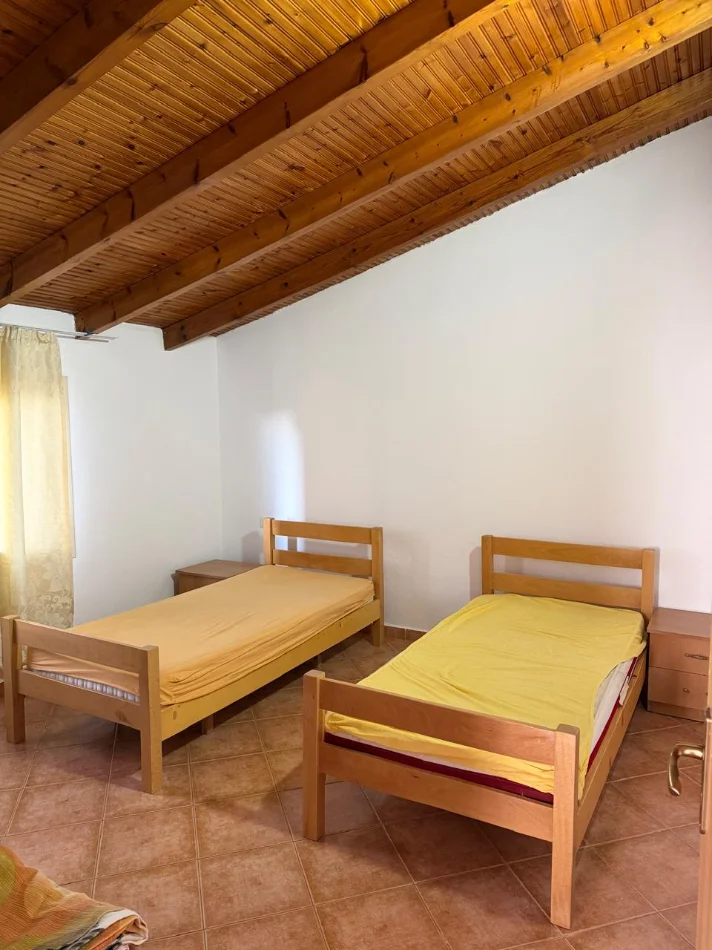 Tirane, jepet me qera apartament 2+1+Ballkon Kati 3, 75 m² 400 € 