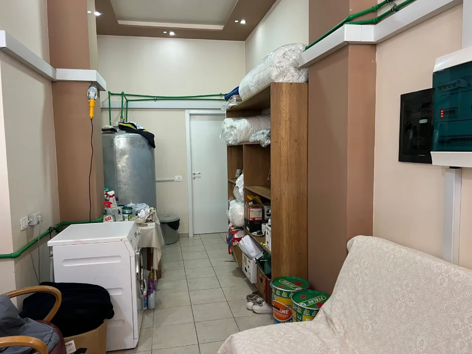 Tirane, shitet dyqan , 64 m² 50.000 € (Siri Kodra)