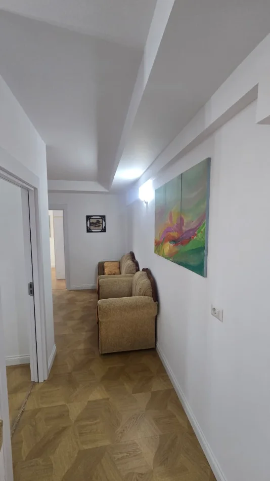Tirane, jepet me qera apartament 2+1 Kati 6, 71 m² 700 € (Selite)