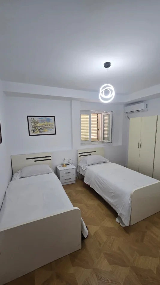 Tirane, jepet me qera apartament 2+1 Kati 6, 71 m² 700 € (Selite)