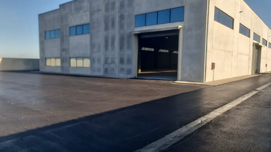 Durres, jepet me qera magazine Kati 0, 7.020 m² 6.000 € (Porto Romano, Durrës)