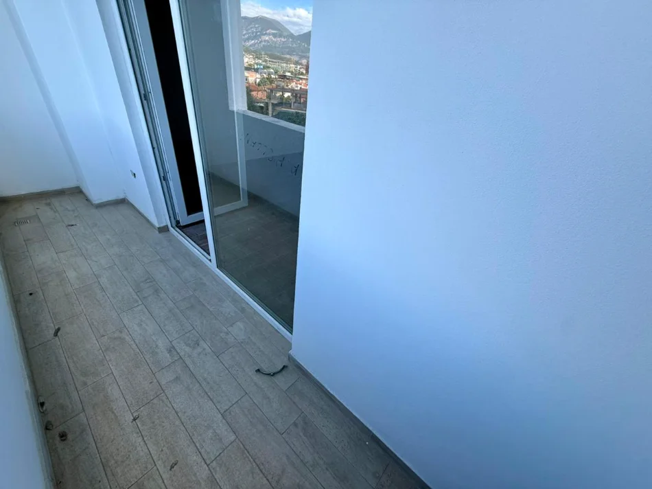 Tirane, shitet apartament 1+1 Kati 1, 77 m² ,104 000 € (siri kodra)