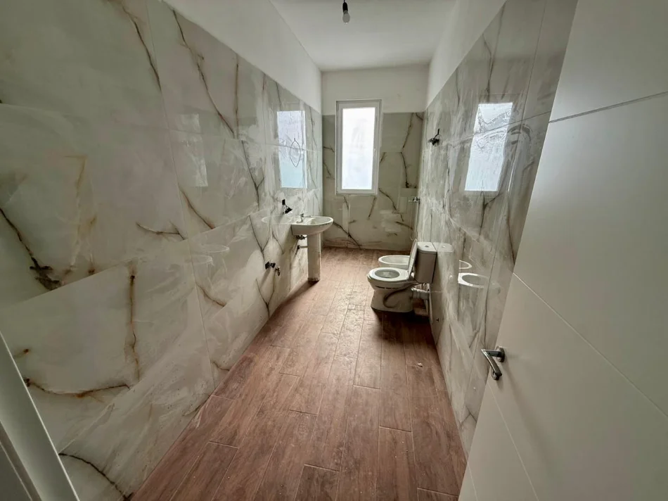 Tirane, shitet apartament 2+1 Kati 2, 95 m² 130.000 € (siri kodra)