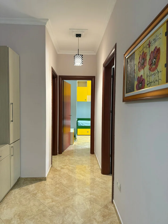 Tirane, jepet me qera apartament 2+1+Aneks+Ballkon Kati 5, 100 m² 650 €