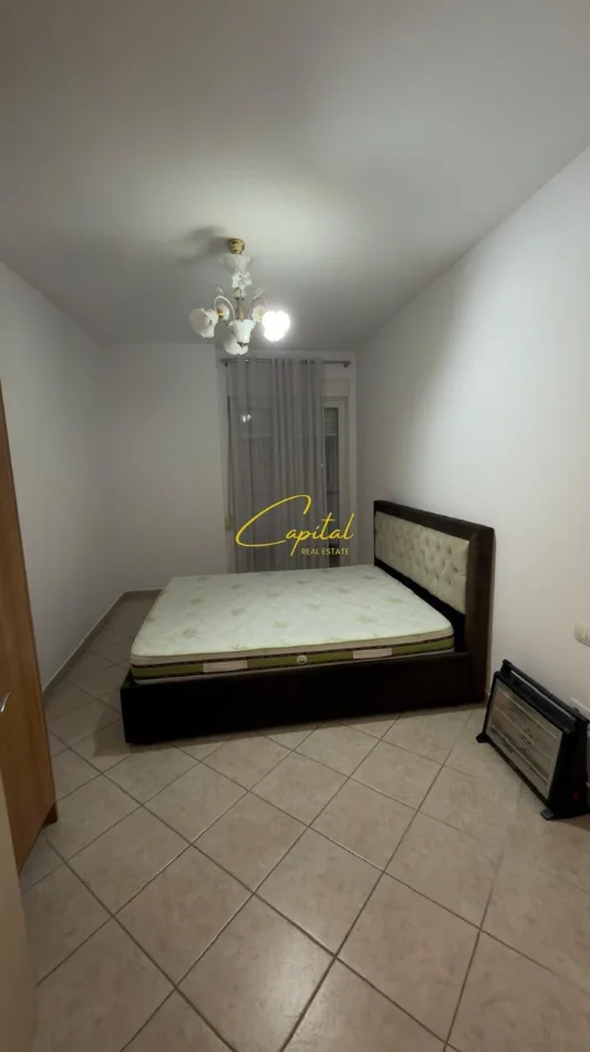 Tirane, jepet me qera apartament 1+1 Kati 2, 50 m² 450 € (ISH PARKU)
