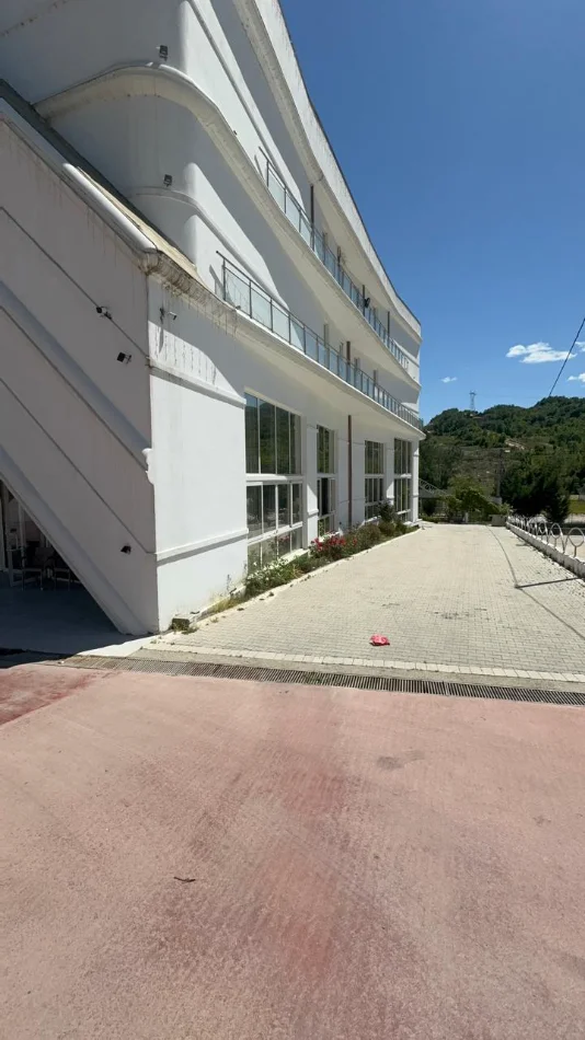 Tirane, shitet ambjent biznesi , 4.940 m² 