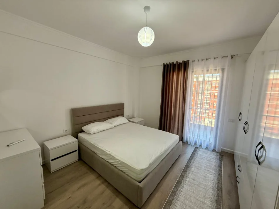 Tirane, jepet me qera apartament 2+1 , (ASTIR)