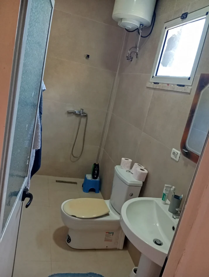 Tirane, jepet me qera apartament 1+1 , (vilat gjermane)