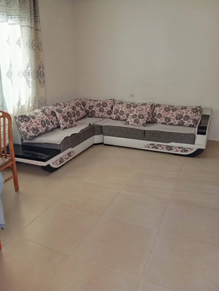 Tirane, jepet me qera apartament 1+1 , (vilat gjermane)