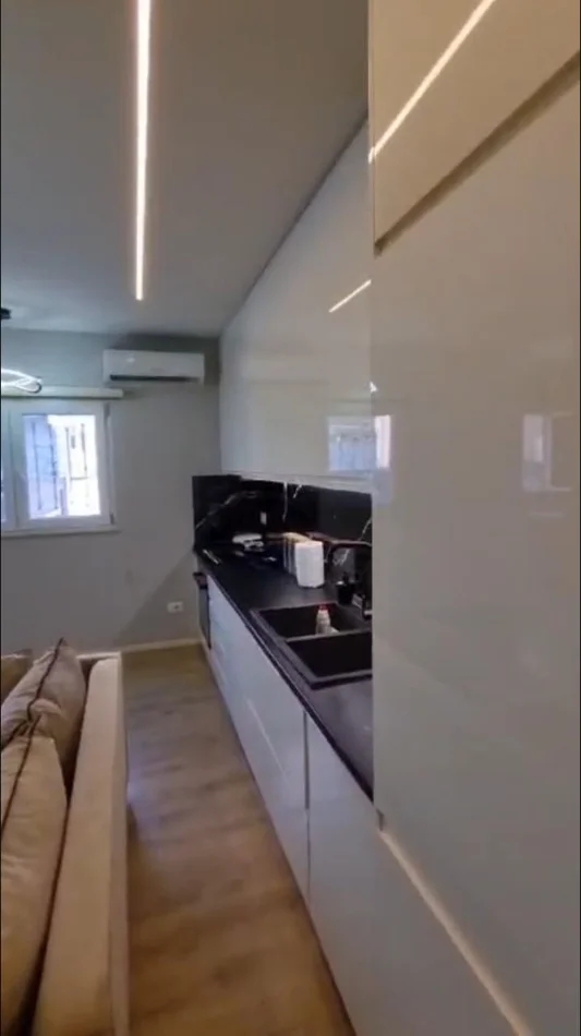 Tirane, shitet apartament 1+1 , 60 m² 170.000 € (Komuna e Parisit prane Concept Home)